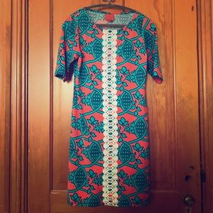 Shift dress with lace detail